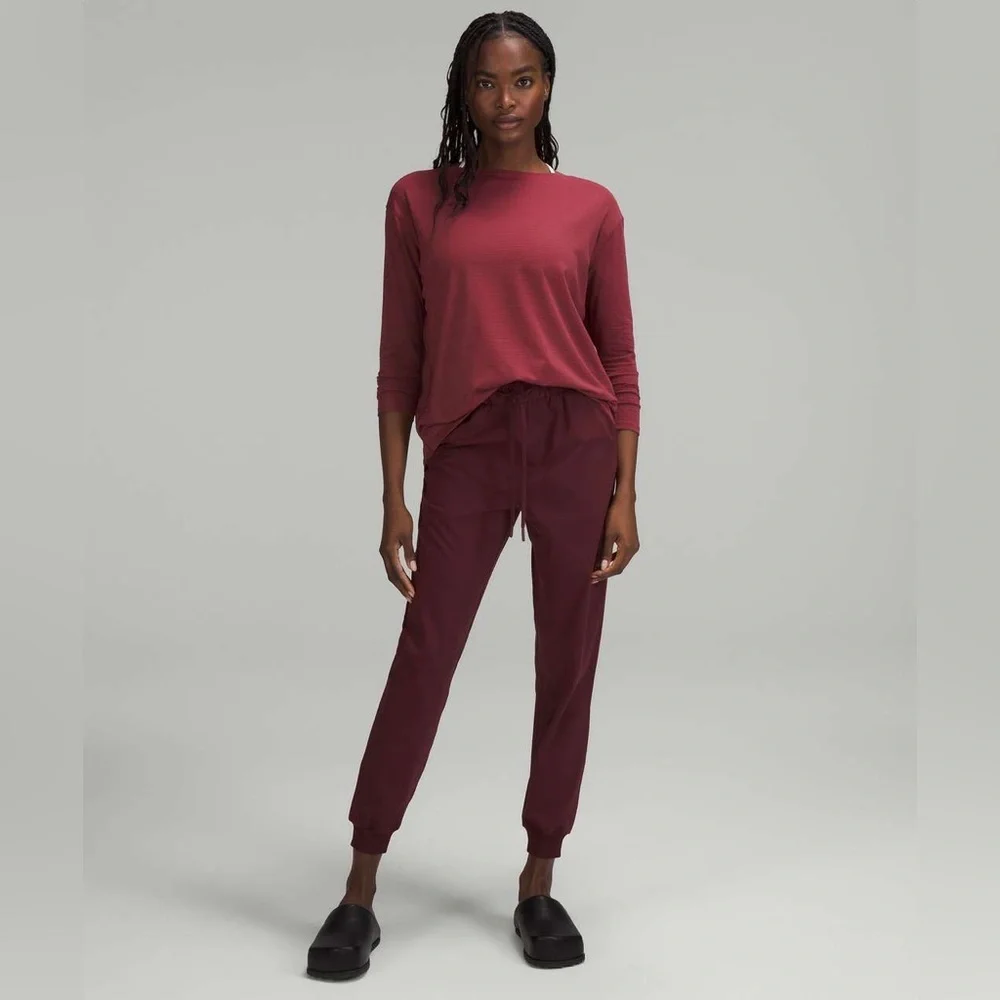 Lululemon Back in Action Long Sleeve Shirt in Shine Stripe Mulled Wine Size 12.
